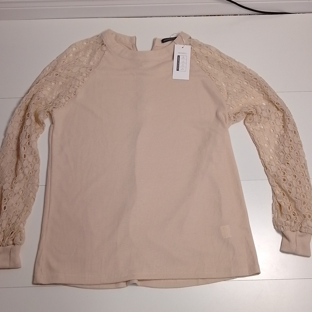 NWT Miholl beige  top with lace sleeves size L woman great for spring